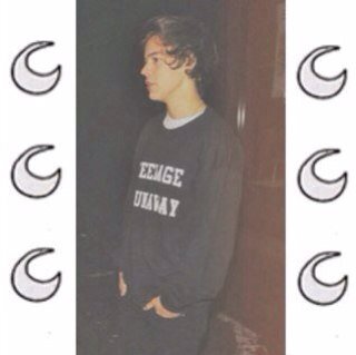 Hi you just got a follow from @wnterharry and @ItssTheVamps please follow them bc they got hacked and lost eveyrthing, just ask for a followback ❤️xxx