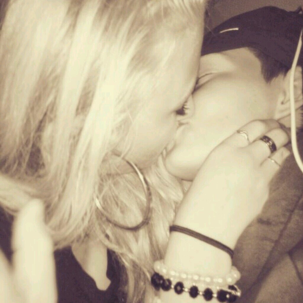1'9'13 @AkaLilLau ,K hou van je ♡