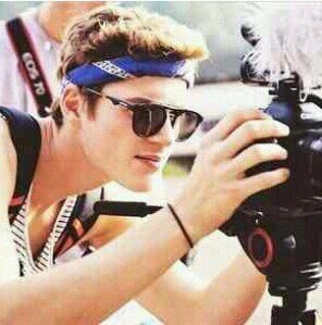 JackHarriesFW's profile picture. Hello mate! im Jack, Jack Harries. British | Twin @FinnHarriesRP |  Finn looks like me & i look like him. Justin's my bestfriend.