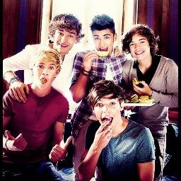 Somos Un Twtter En Honor a  #OneDirection los amamos En DR Latinas Unidas Por @OneDirection Siguenos Y Te Seguimos Apoyanos Mi Twitter @Crazycon_HarryS