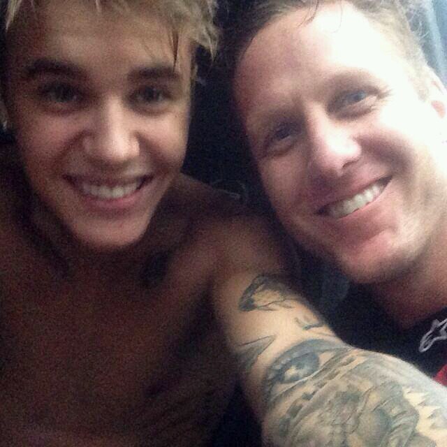 Dems_smile_'s profile picture. fuck distance, I'm stronger.