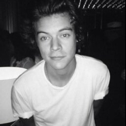 I'm not single my boyfriend is on tour, swerve