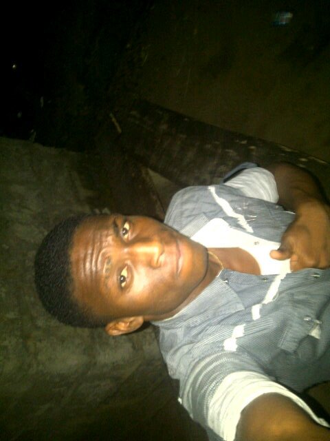 RAPPER,..STUDENT..FOOTBALLER....n a big fan of VECTOR