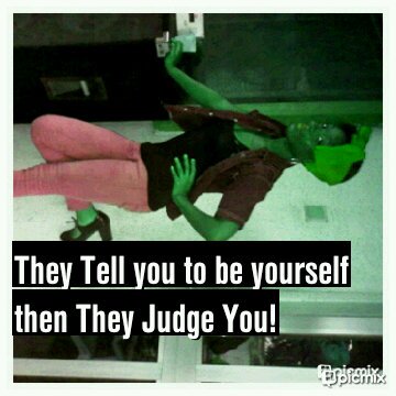 Teligaara's profile picture. I'm just some really talented chic in Music.. Made over 3million last year, *Sips Wine. Lol, I'm just a Girl trynna be successful.