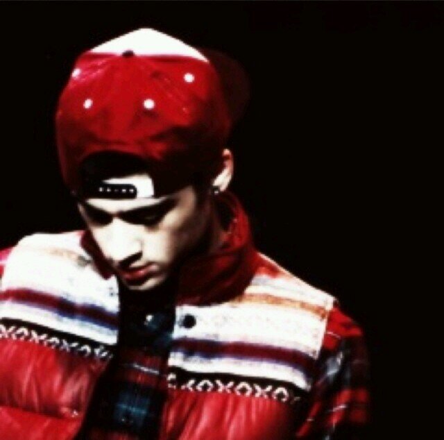 z-a-y-n       m-a-l-i-k