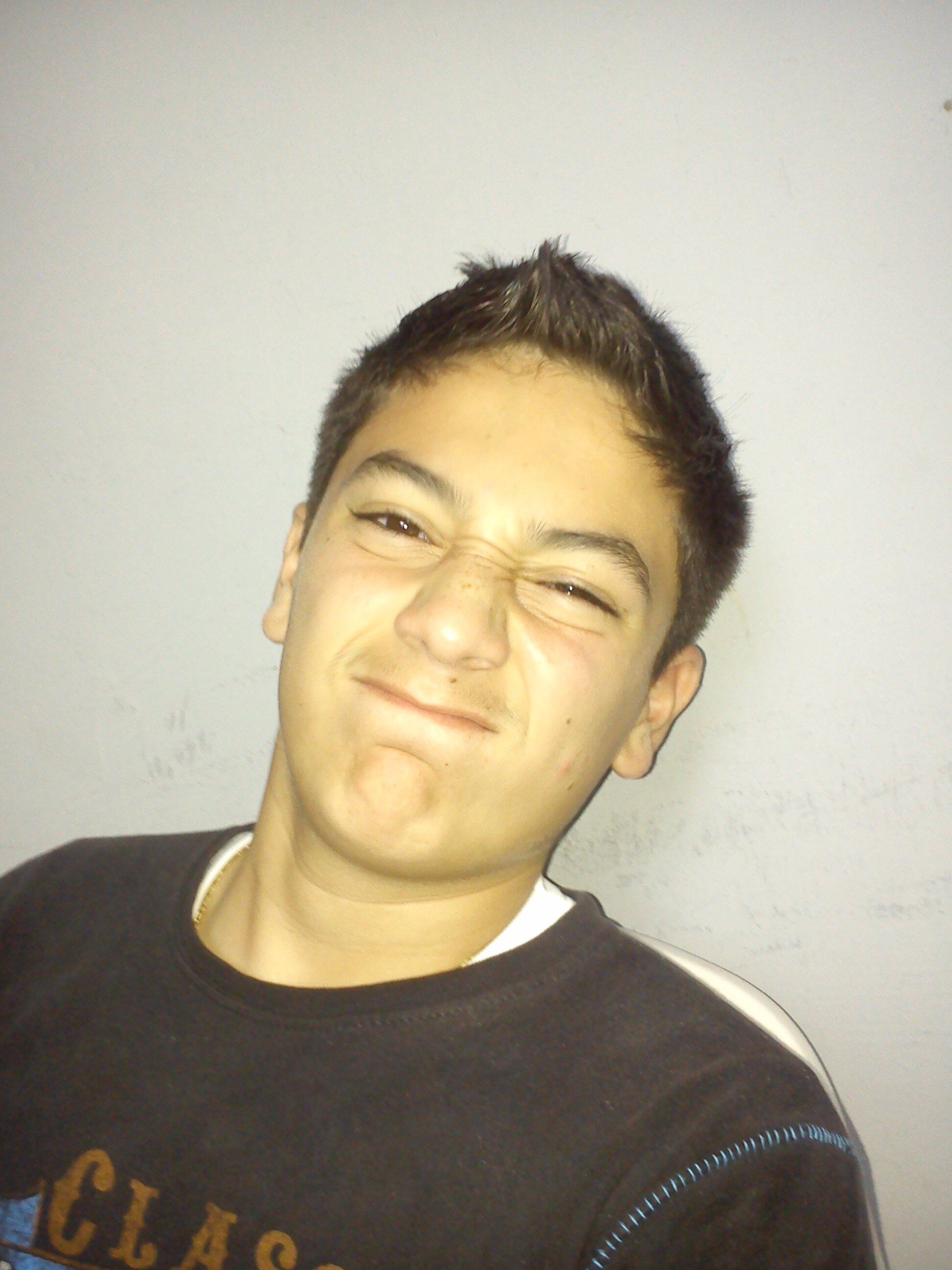 rmzElian's profile picture. Soy amante del básquet, fútbol y la música electrónica, techno y mi biografía la sigo trazando.