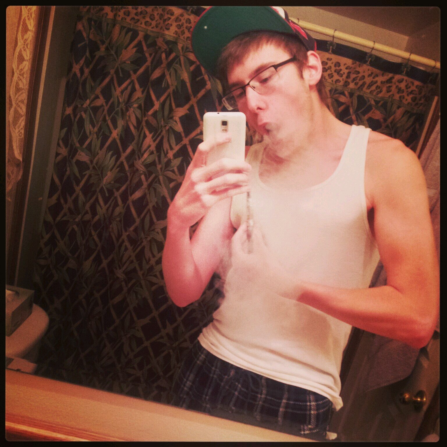 Old account got fucked up so follow my new twitter(: