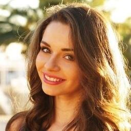 Health Expert & Product Reviewer with experience in several areas such as weight loss, body building and well-being.