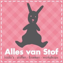 Alles van Stof biedt u de mooiste stoffen (van Tilda), stoffen poppen, boeken over stof en leuke huisdecoratie. Echt iets voor de creatieve muis!