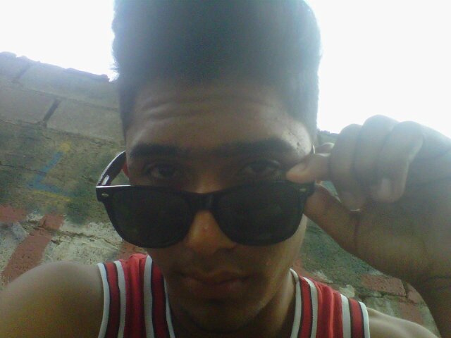 c(: Cntrl: @Esmerlada333 ♡ ♡
ツ
• My Name ; yeison -Ɵ
• ApelliddO michael'' Duran''
• |I♥Rap| ♥
• |I♥Rep. Dom| ♥
• Madde Inn Repp.Dom...