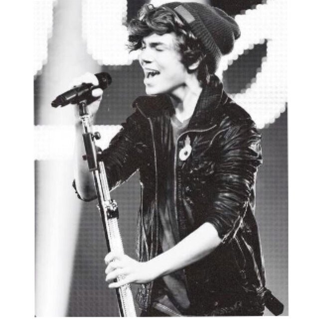 follow @ballunionj and @bradayum