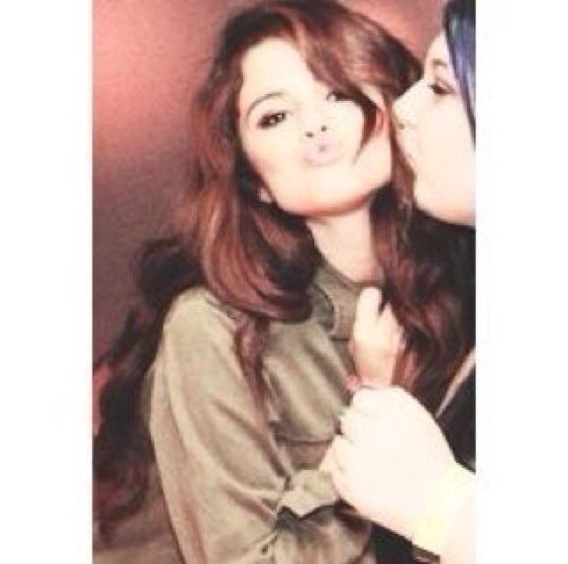 Plsgurl_'s profile picture. You're entirely bonkers, but I'll tell you a secret, all the best people are.