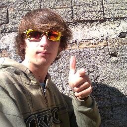 Liberdade de ir e vir pra poder ir ou pra ficar
Para rir, pra fumar, protestar ou tentar chorar
Com os meus olhos secos, coração frio já de apanhar