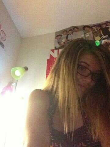 I love one direction especially my Cray-Cray Irish mofo! I play guitar and saxomophone! Follow me and I'll follow back, promise