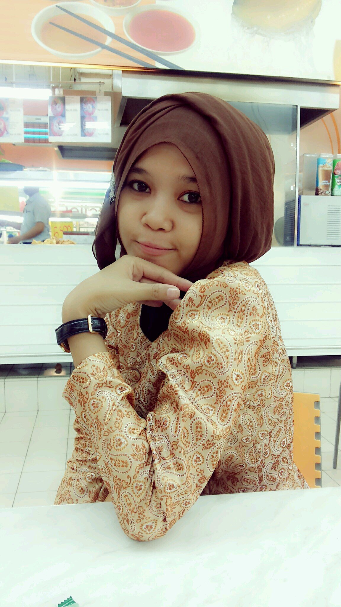 missnu2g_coewet's profile picture. pekerja keras