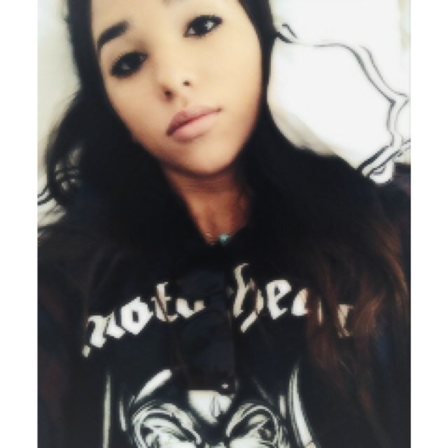 ElWeaselbee's profile picture. I'm aware that I have an attitude. Take me or leave me, yeah? Slytherin 'till I die.