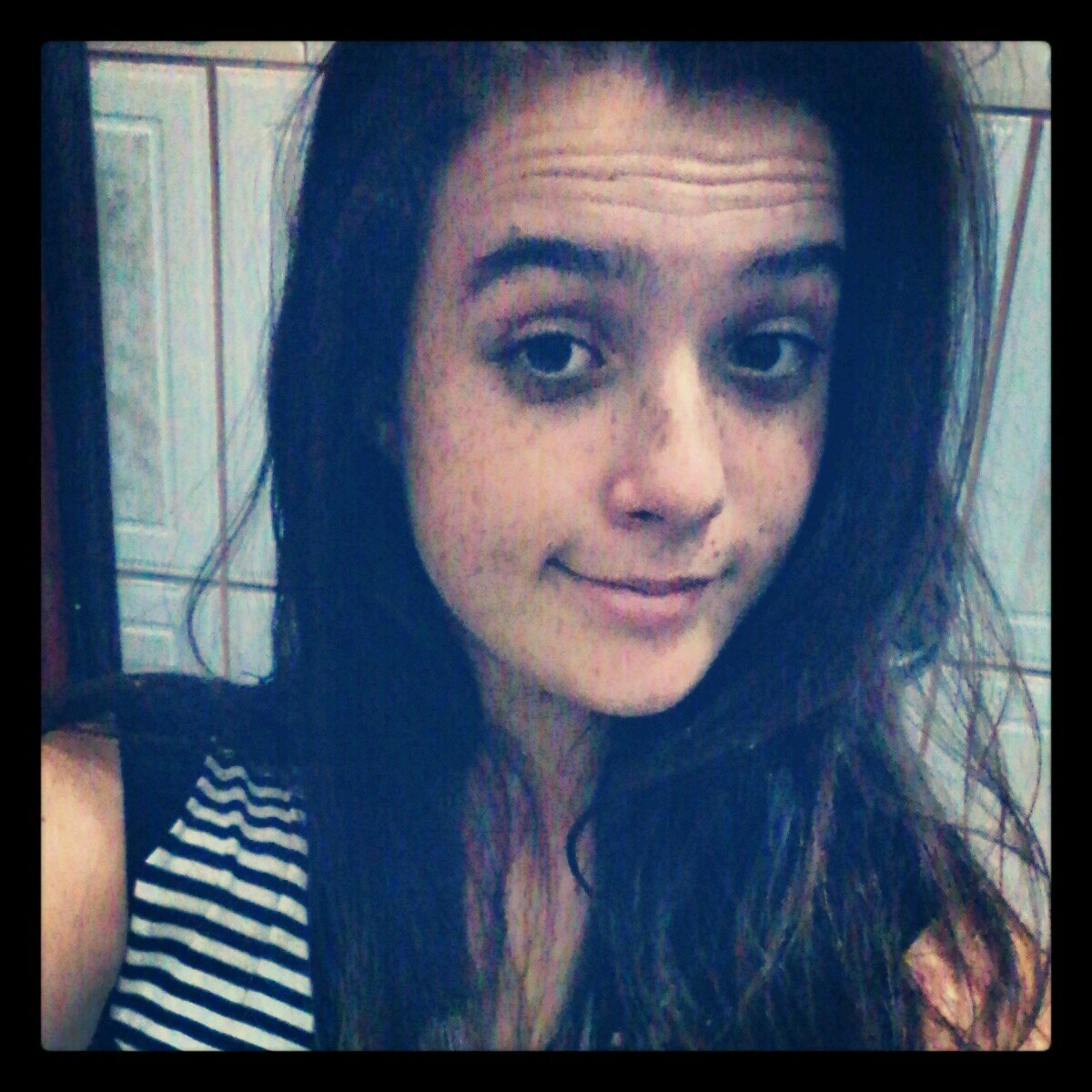 Sou ciumenta, boba, insegura, romântica, chorona, mandona, orgulhosa, irônica, sonhadora, exagerada e dramática. Mais sim apenas a Julia Becasse♫♪