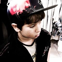 LeooTeodoroo's profile picture. é nois Thi e Lu (Y) somos zika juntos