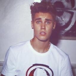 Não basta sabe as music's e nem ser vertir como o justin bieber e sabe que um idolo e dvd saber o que ele e pra vc e oque vc e pra ele ,elembra q vc BoyLieber