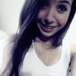 Geminiana,Ingraçada,inrritante,chata e tanbem sou do tamanho daquilo que SINTO, que VEJO e que FAÇO, não do tamanho que os outros me enxergam. Faro ._