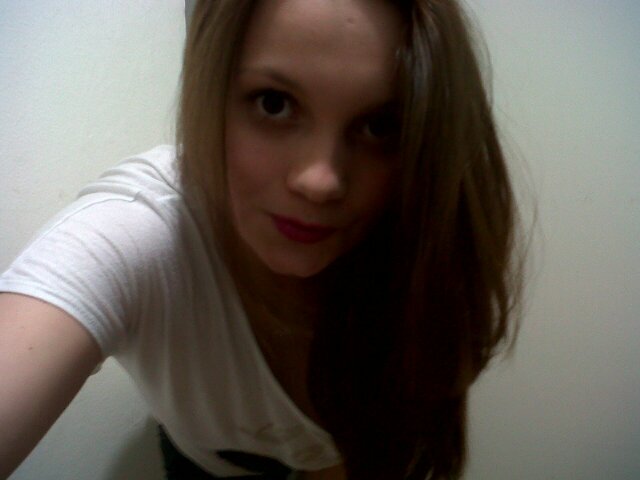Ella es fuerte por que ha sido débil es hermosa por que sabe sus defectos y vive sin temor por que alguna vez tuvo miedo. Ella soy yo.♥★