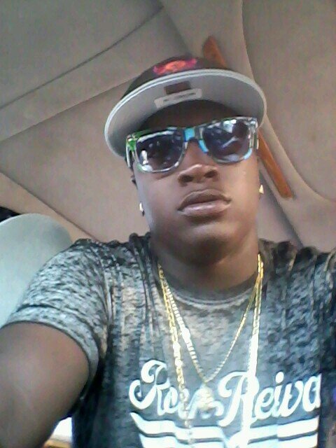 Follow Me #iFollowBack go follow my nigga @CampaignHalo && My twin #@Belle_Jessieee#BandsOverBitches #SMG/MBE