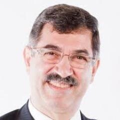 عضو فى لجنة التحكيم الدولى ... معرض للأنظمة الدكتاتورية .... ولو لم أكن معرضا ولودت أن أكون معرضا
