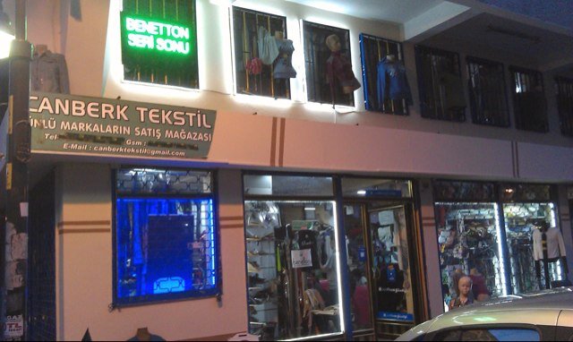 BENETTON,SİSLEY,012,PLAYLİFE ,KİLERLOOP ve dünyanın ünlü markalarını inanılmaz fiyata satan mağaza...