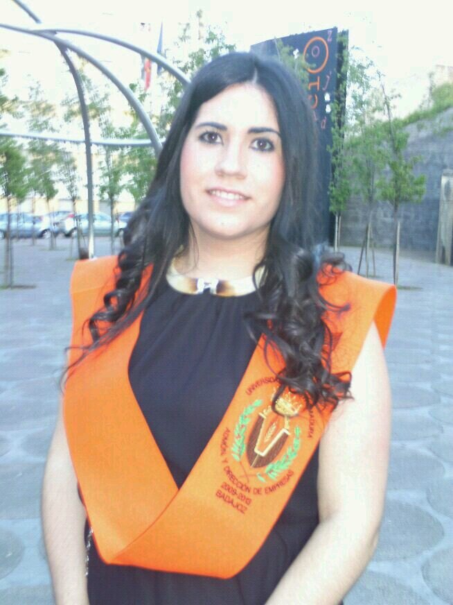 Graduada en Administración y Dirección de Empresas.