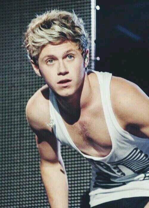 dont follow this account but follow @irwiniallslaugh thank you I love you ask her for a follow back