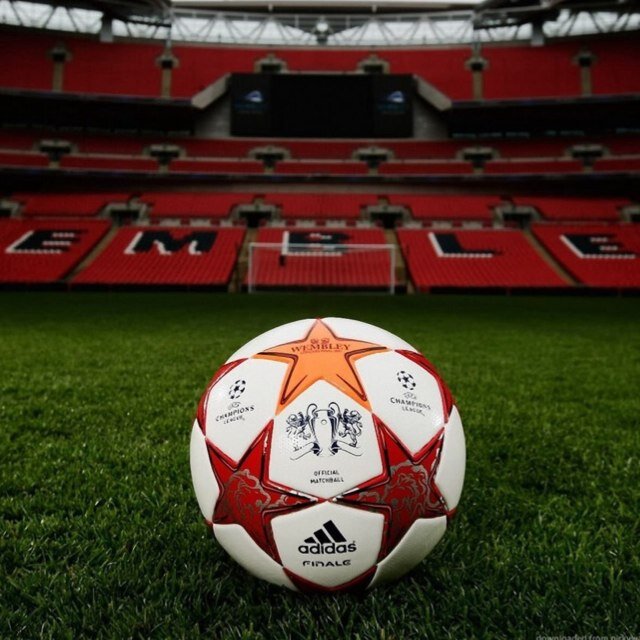Suivez l'actualitée du Foot mondial et ésentiellement du Foot Européen avec nous, débats et news au rendez-vous.