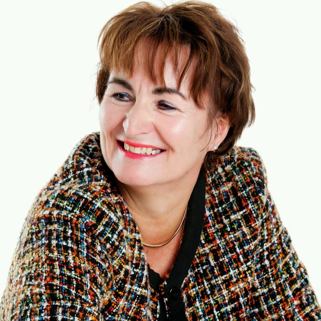 annetgorter's profile picture. vertaalster, redigent. schrijfster, dichter, publicist, columnist, blogger, moeder van drie, hondenliefhebster, multitasker,  never a dull moment