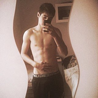 Boxeur - Ksos
#FOLLOWBACK.