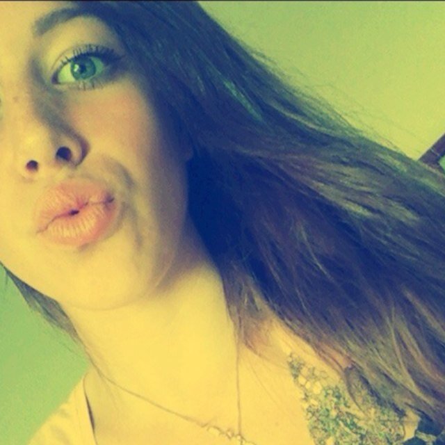Alleen app x /insta :Melanieekussx