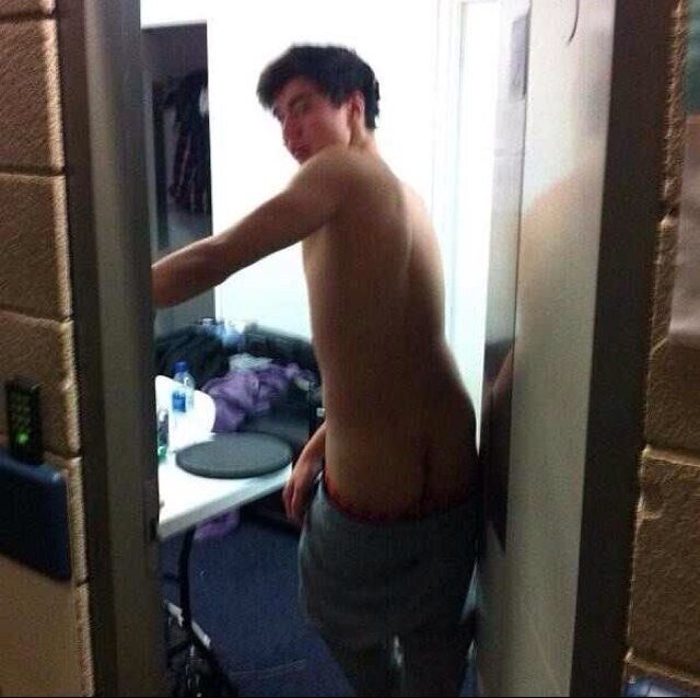hi its calums butt