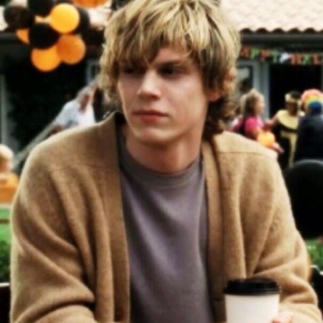 | Charismatic, compelling, pathological liar, psychopath | «There's so much pain, you know?».