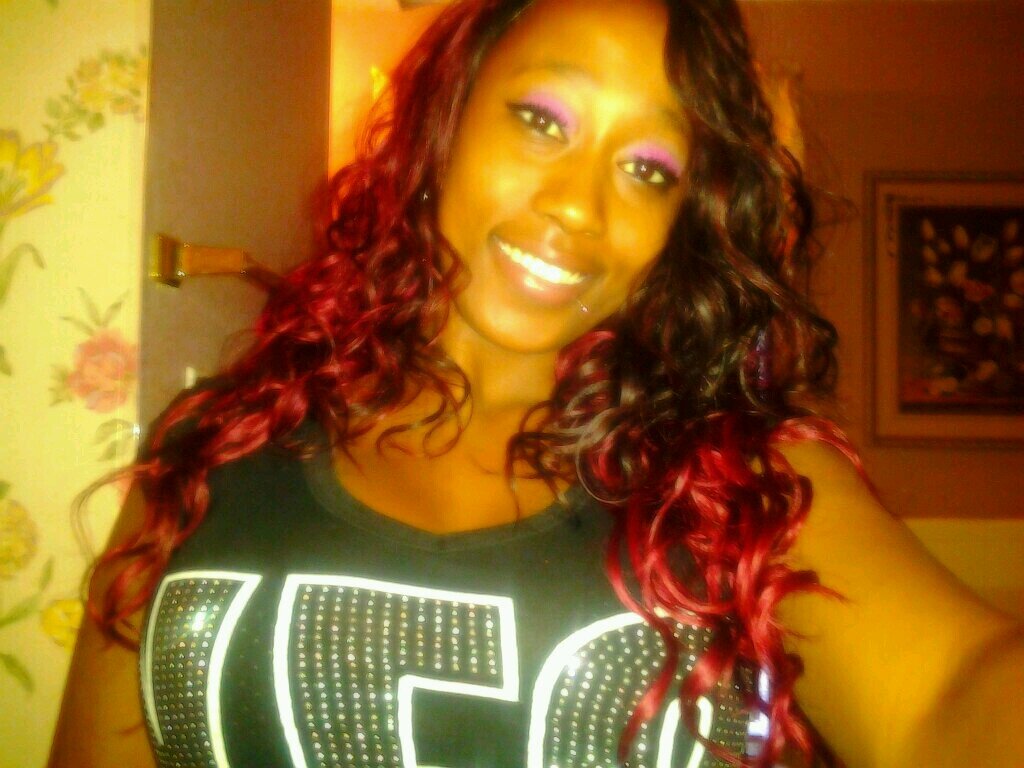 imma cool girl....my dream is to be a model...i love to dance and chill.....imma laid back person...esy to get along with....like to laugh....