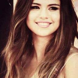Ciao ragazzi, Lei è il mio tutto ed ho creato questa pagina per onorarla :D Seguitemi!! Copyright by ∞ Selena Gomez ∞