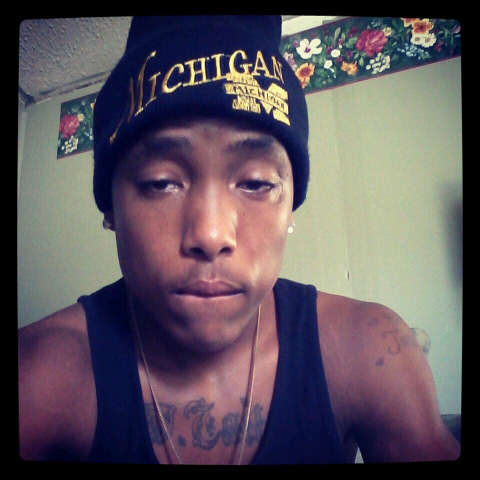 Twitter wifey @vickydoolinx That Nigga Foxx Is A Real Trap God