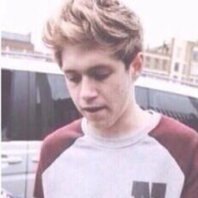 Since you got a free follow from me, can you go follow @craicalouis please? ♡ thank you ♡