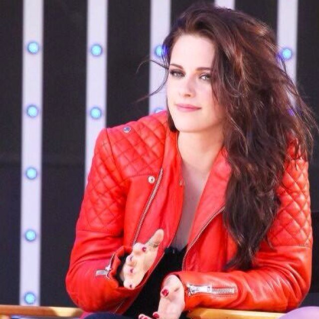 Youve been free followe by @cxtchingclaflin please follow her