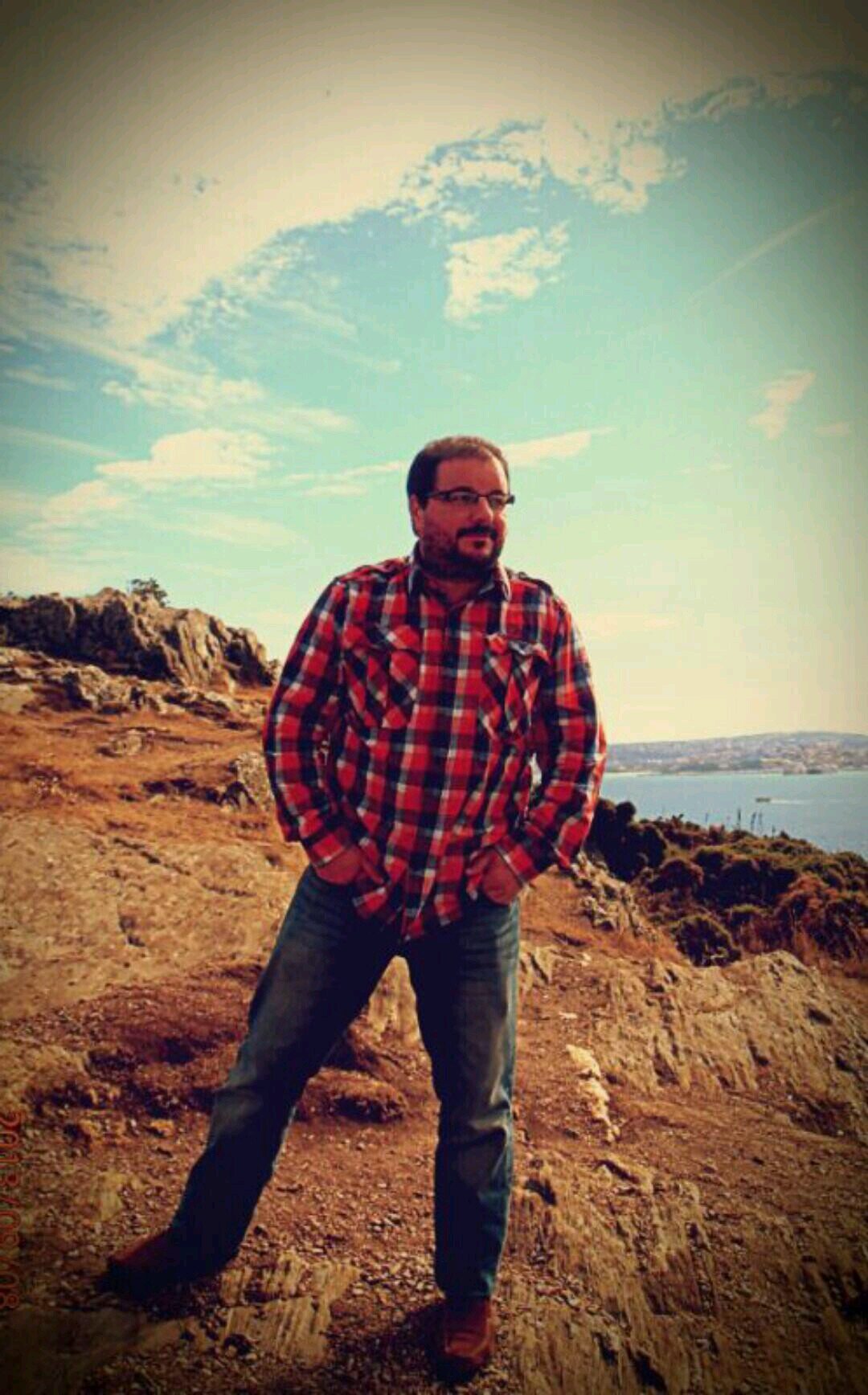 josantloga's profile picture. 