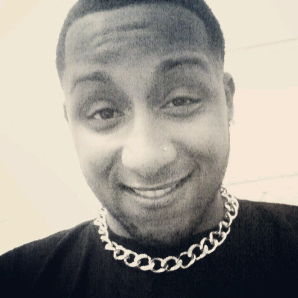 Tweet_InMe's profile picture. One of your followers retweeted me, You peeped my avi, Thought i was cute, Now you reading my bio, Twatching & Shit, Now go ahead nd follow a nigga!!!!