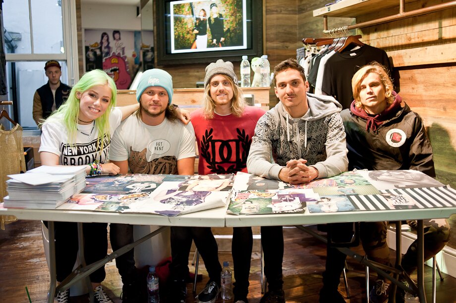 UK fanbase for Australian pop punk band Tonight Alive. Follow for updates on all things TA.