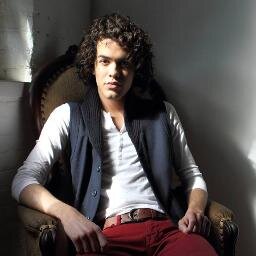 Nós somos mais que fãs, nós somos @samuraisdosam! Esse perfil foi criado em homenagem a ele. Aqui você interage e fica sabendo das novidades. WELCOME
