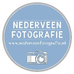 Afgestudeerd aan het Koning Willem 1 College in 2012, afdeling fotografie. Ook een tijdje als kinderfotograaf gewerkt en via deze weg nu een eigen bedrijf.