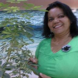 Amo a vida,amo minha família e procuro viver cada momento que Deus me dá.