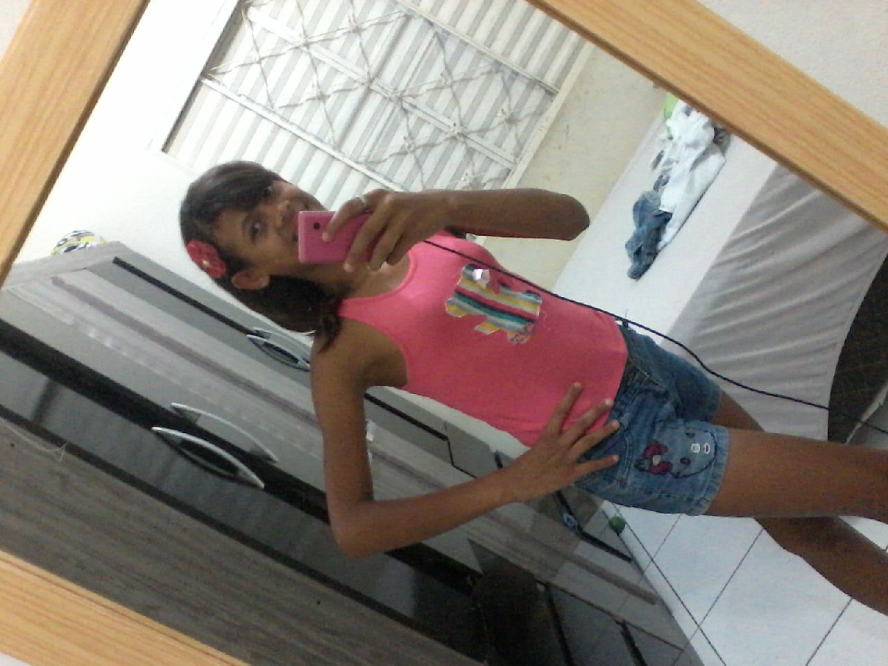 gosto de brincar; sair ;comer  e conhecer  ;novas pessoas