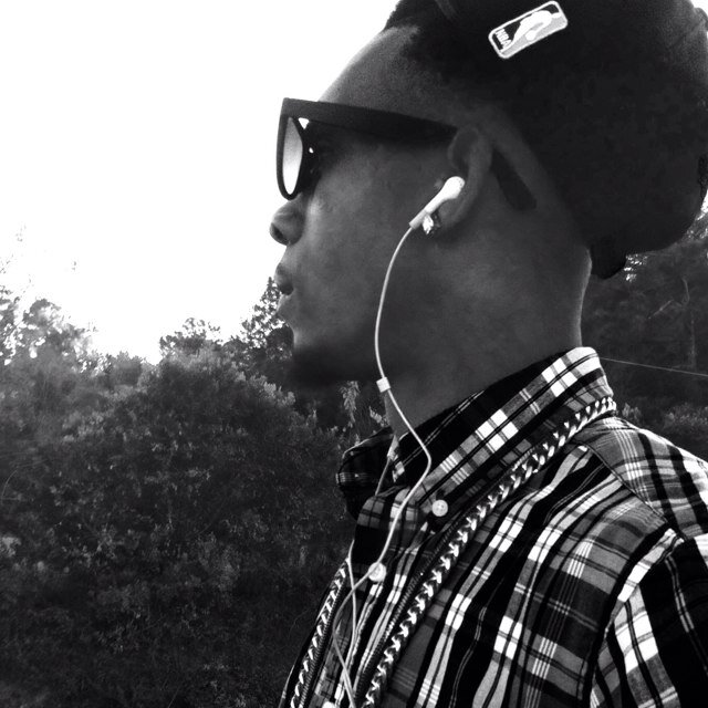 DIS YO BOY SPING YANCEY UM JUS A ALL AROUND NIGGA I DO EVERYTHING UM DIFFERENT FROM THE REST OF THESES NIGGAS OUTCHEA #TeamSping #TeamFollowMe