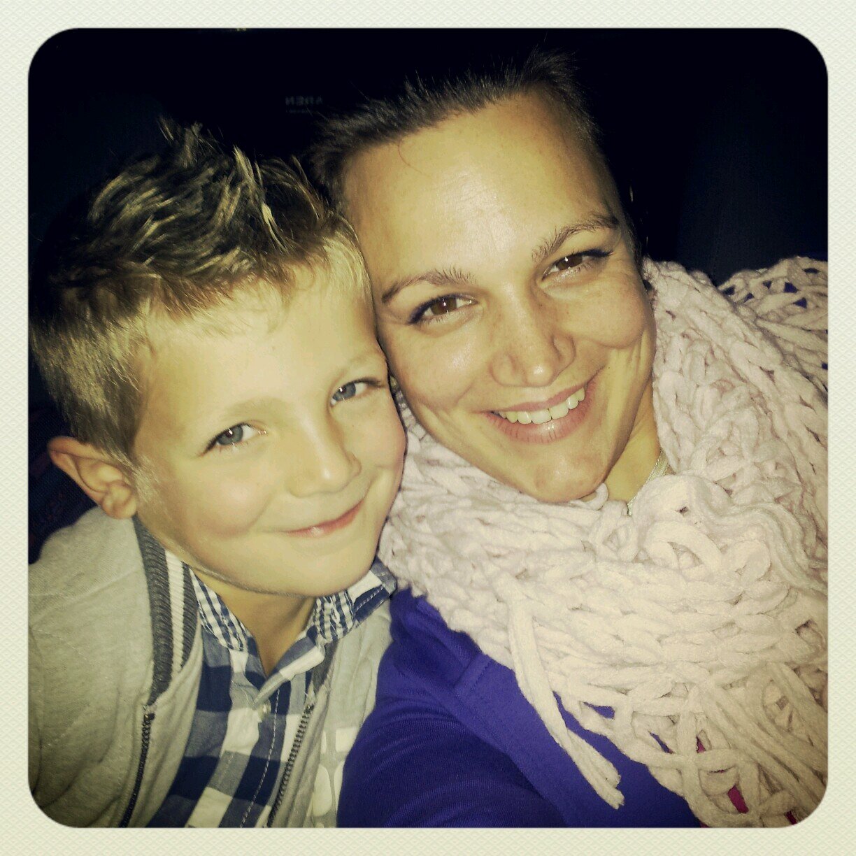 Janneke_82's profile picture. Moeder van twee bandieten,  sarcastisch maar klein hartje. kleurrijke verschijning. Mislukte huisvrouw